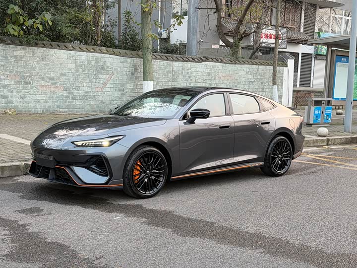 Фото 1 - Changan UNI-V