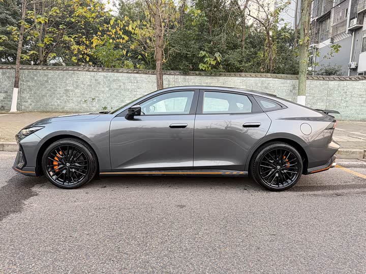 Фото 2 - Changan UNI-V