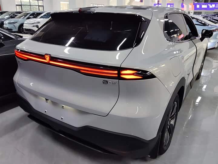 Фото 7 - Changan Deepal S05