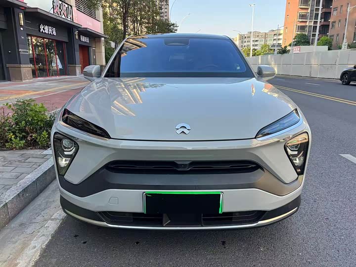 Фото 2 - Nio EC6