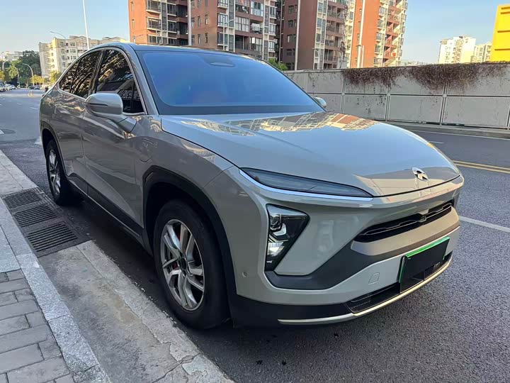 Фото 3 - Nio EC6