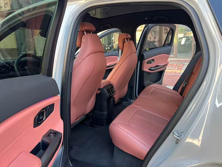 Фото 9 - Nio EC6