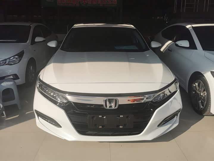 Фото 2 - Honda Accord
