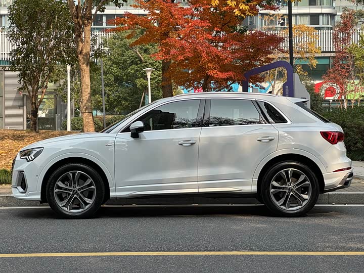 Фото 7 - Audi Q3