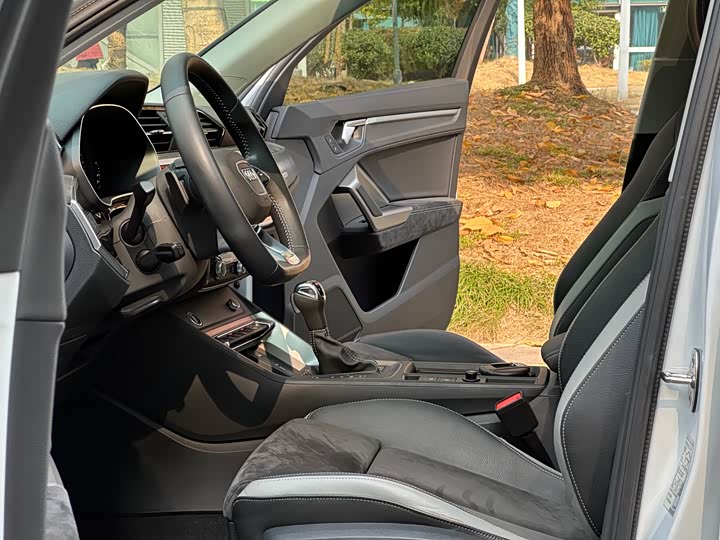 Фото 9 - Audi Q3