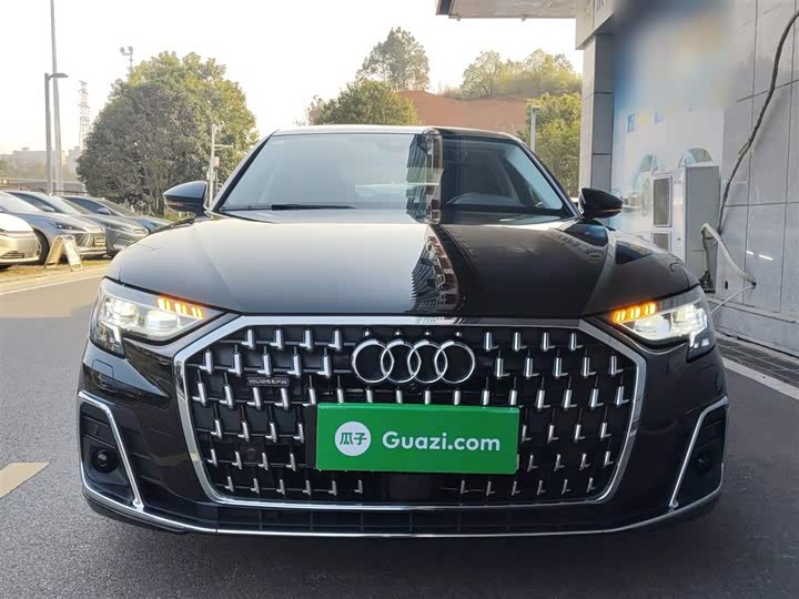 Фото 3 - Audi A8