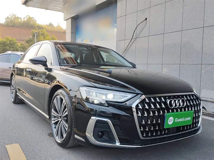 Фото 4 - Audi A8