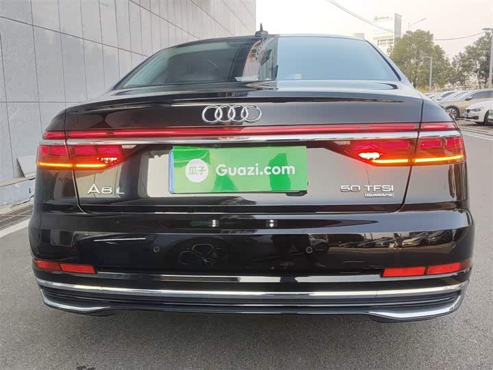Фото 6 - Audi A8