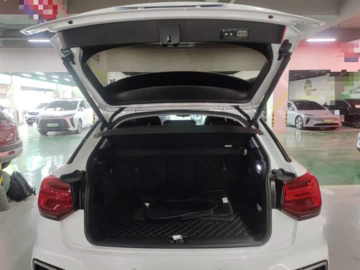 Фото 9 - Audi Q2L