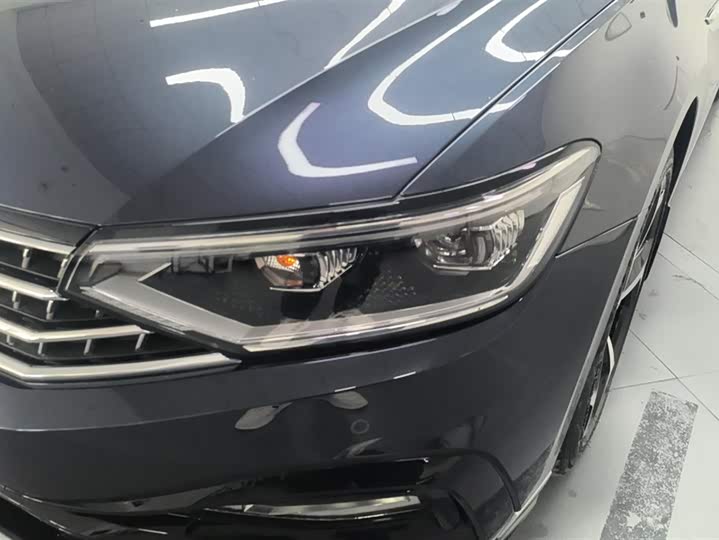 Фото 5 - Volkswagen Magotan