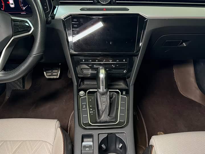 Фото 5 - Volkswagen Magotan