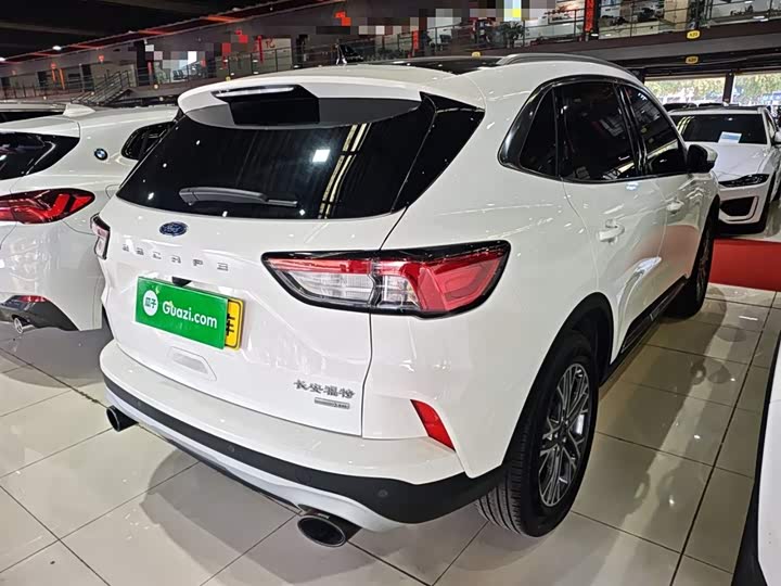 Фото 7 - Ford Escape