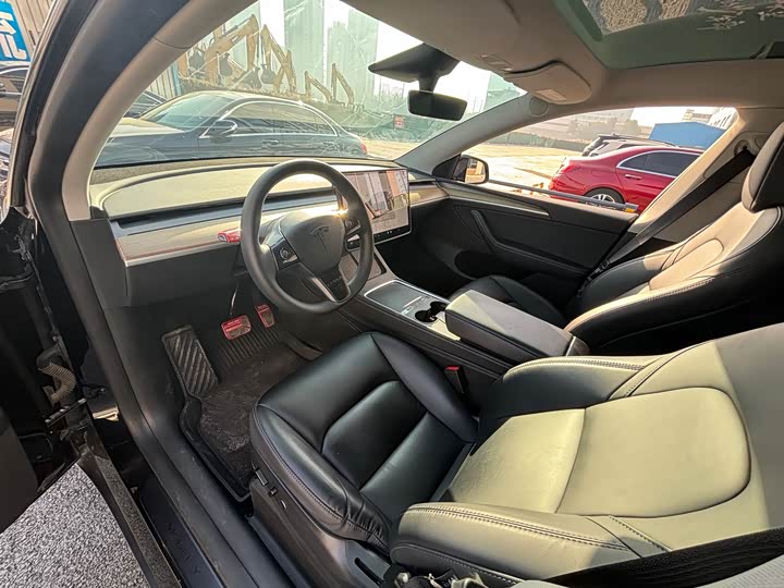 Фото 4 - Tesla Model Y