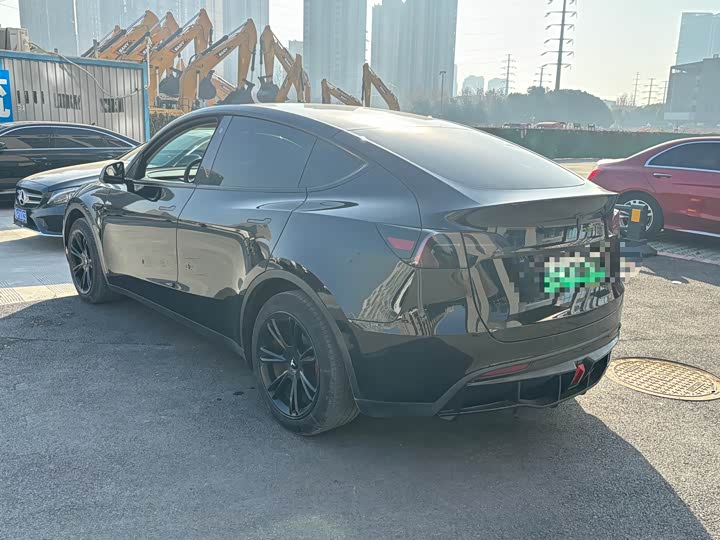 Фото 9 - Tesla Model Y