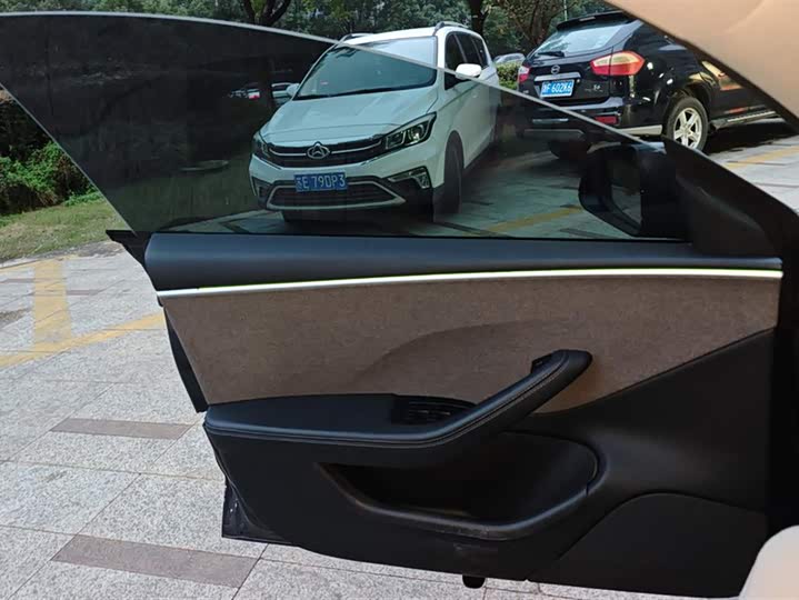 Фото 7 - Tesla Model 3