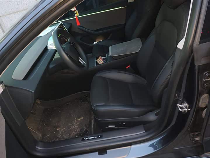 Фото 9 - Tesla Model 3