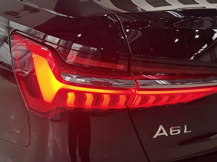 Фото 9 - Audi A6L