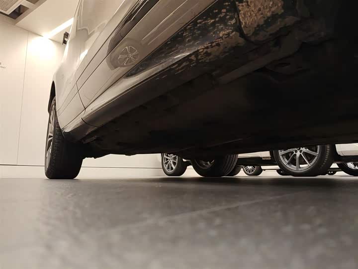 Фото 2 - Land Rover Range Rover Evoque L