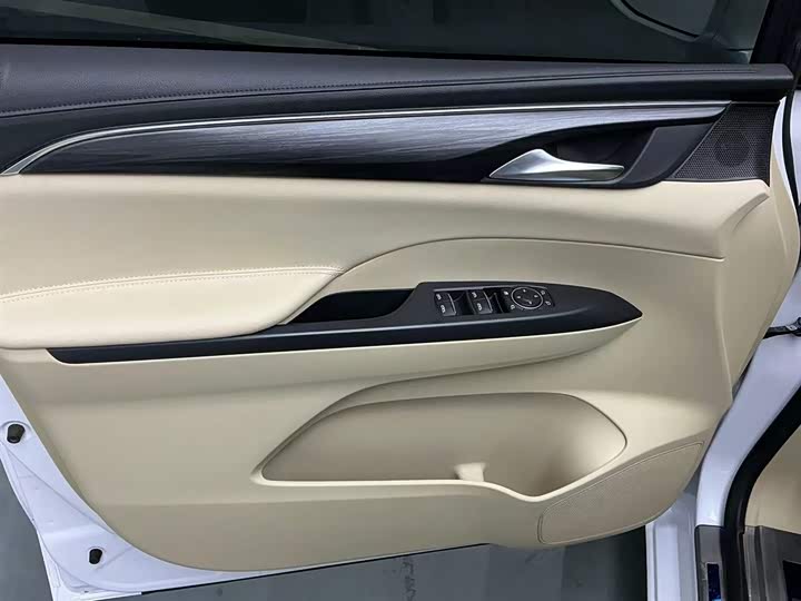 Фото 7 - Buick GL8 ES