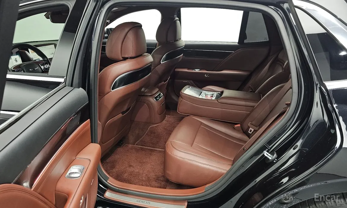 Фото 11 - Genesis G90