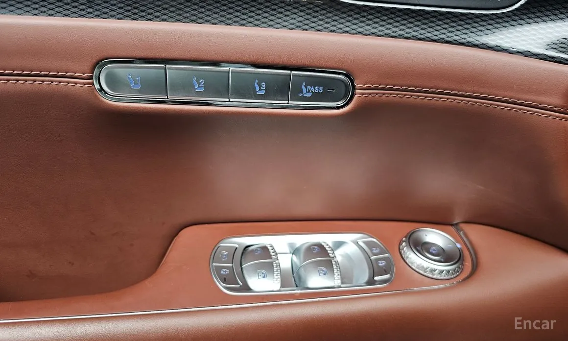 Фото 14 - Genesis G90