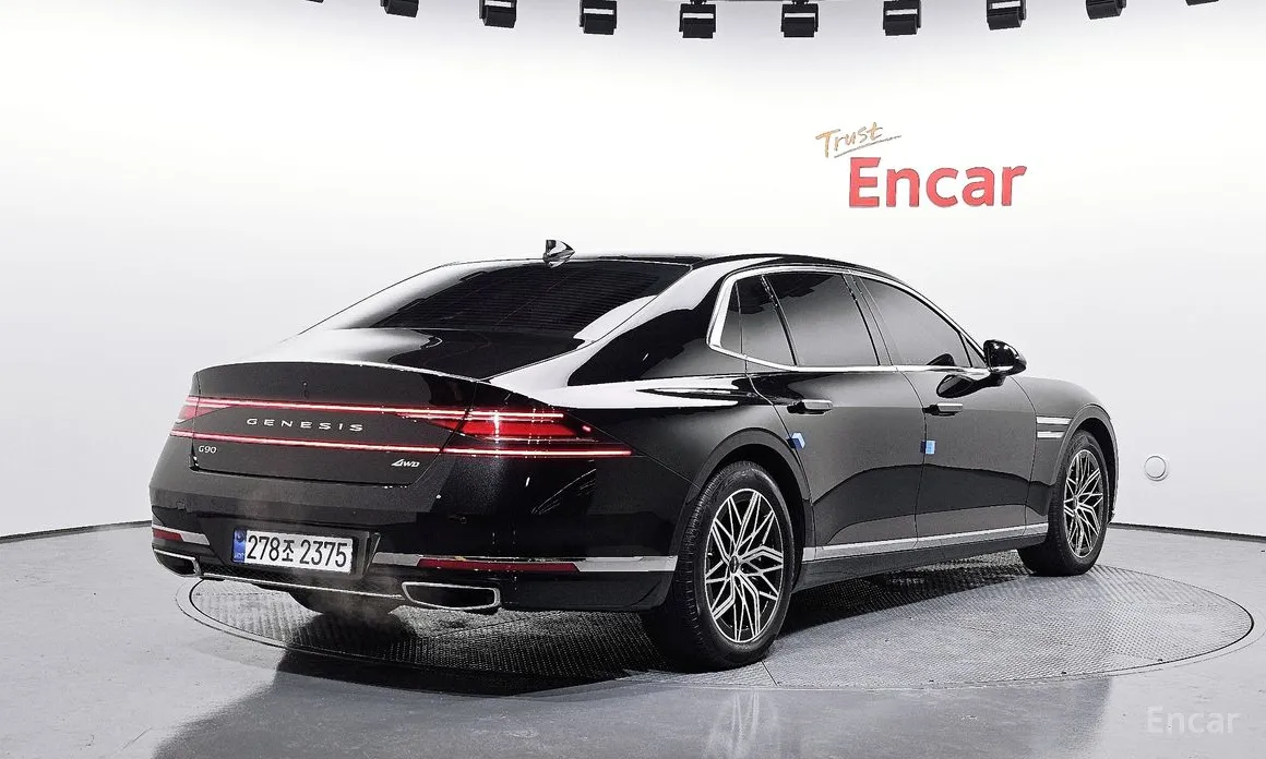 Фото 2 - Genesis G90