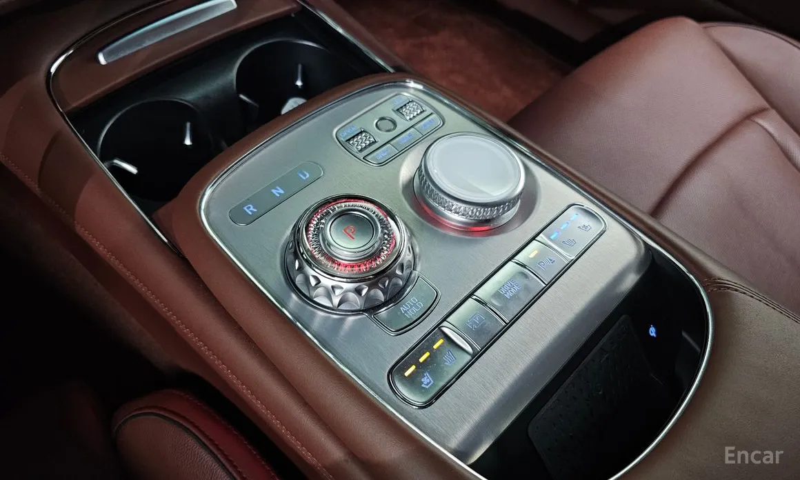 Фото 9 - Genesis G90