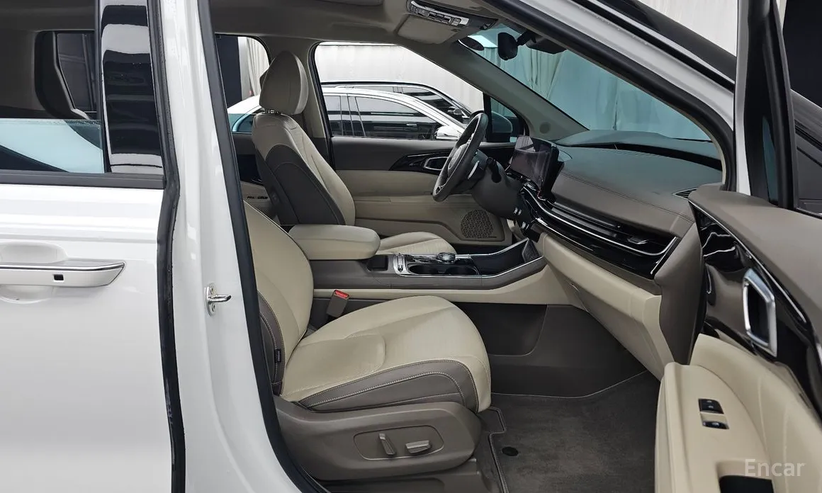 Фото 11 - Kia Carnival