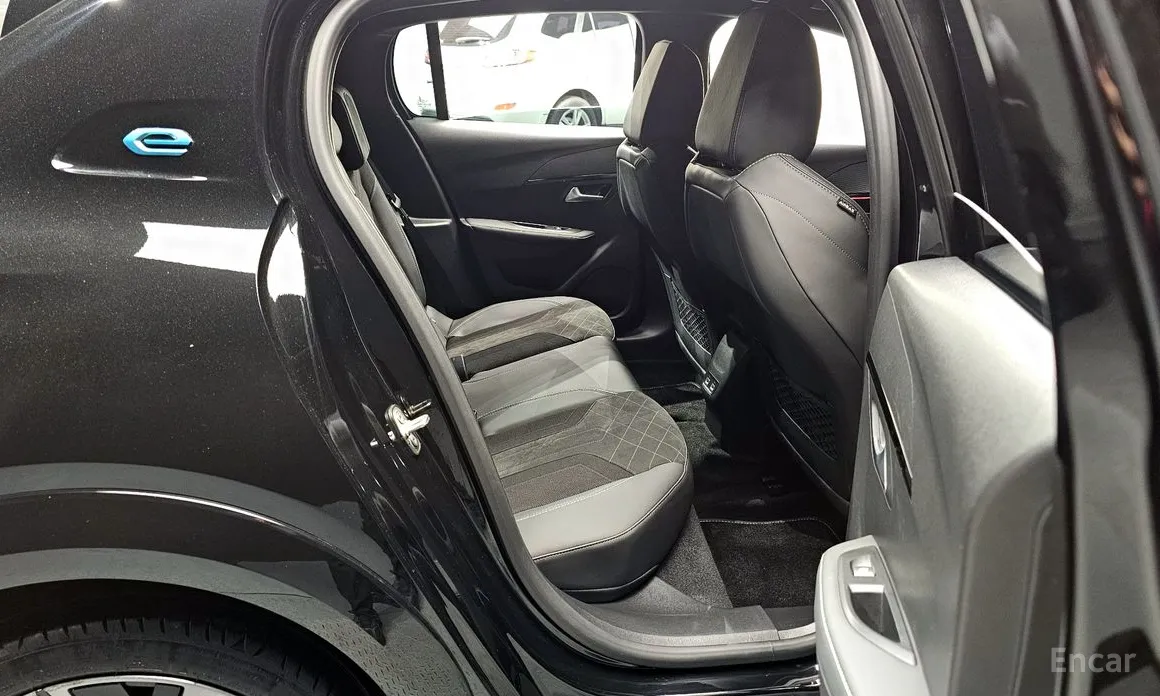 Фото 12 - Peugeot 208