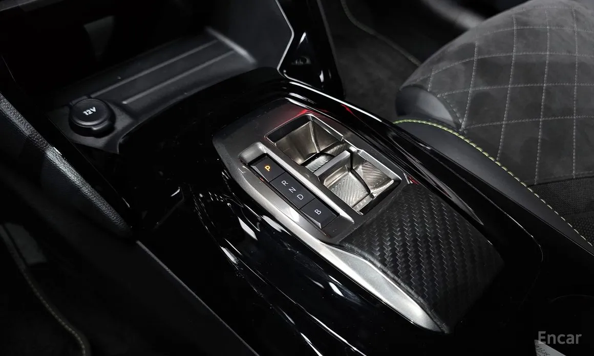 Фото 9 - Peugeot 208