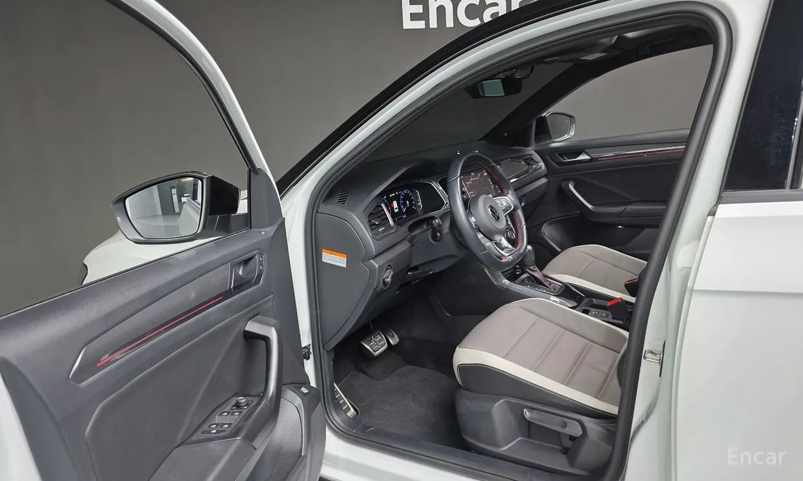 Фото 12 - Volkswagen T-Roc