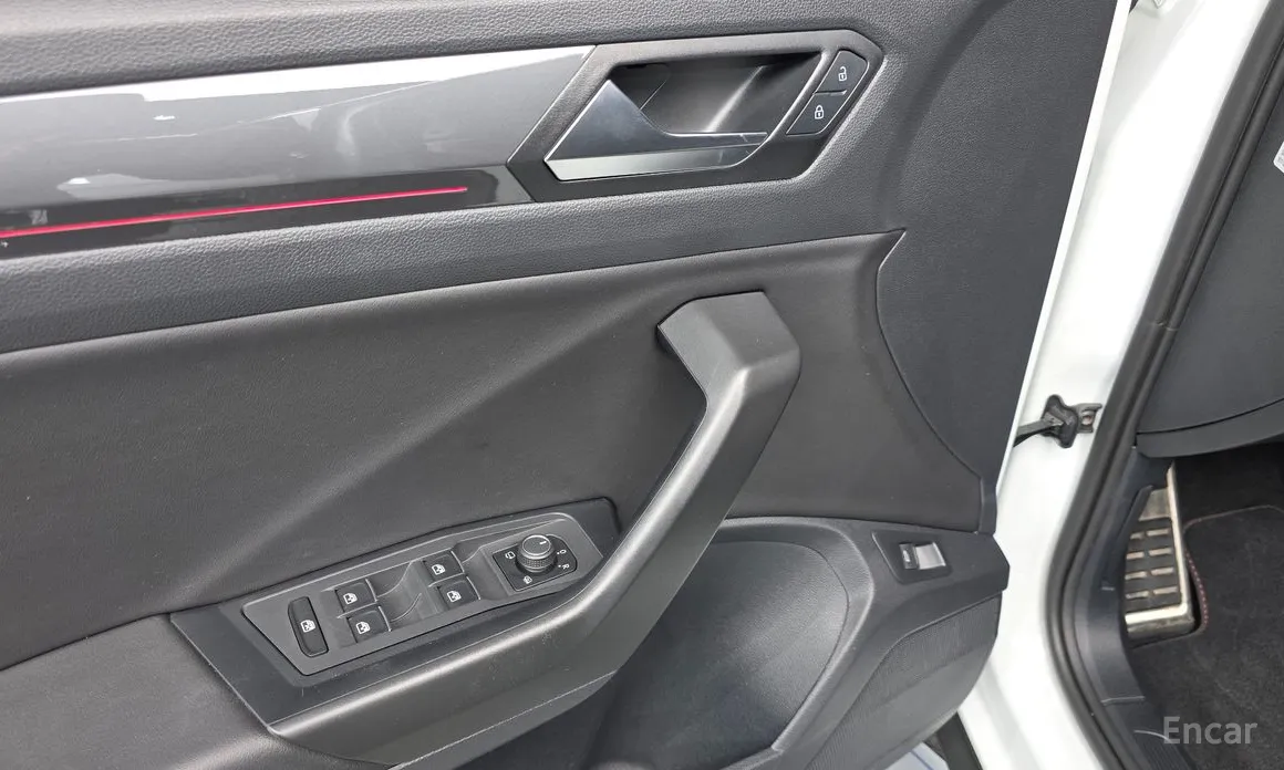 Фото 13 - Volkswagen T-Roc