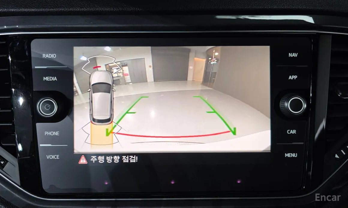 Фото 17 - Volkswagen T-Roc