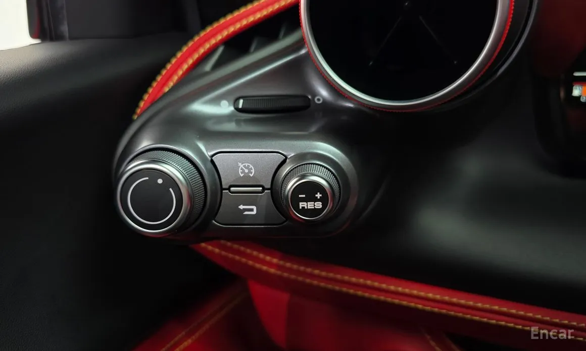 Фото 13 - Ferrari F8