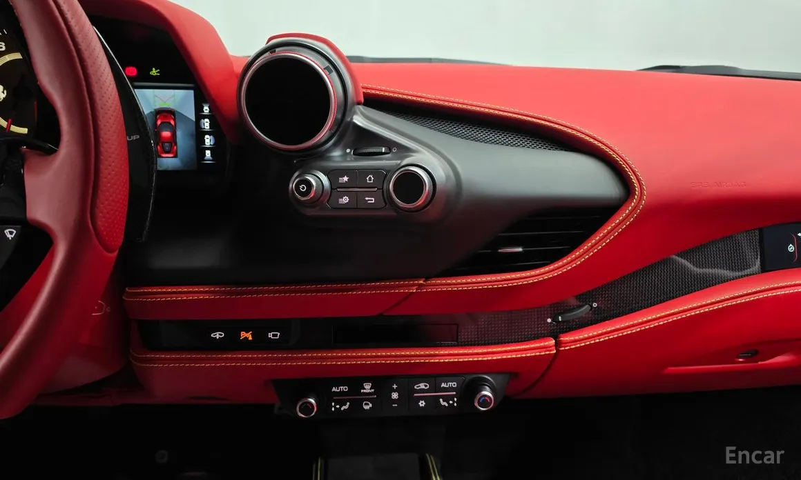 Фото 14 - Ferrari F8