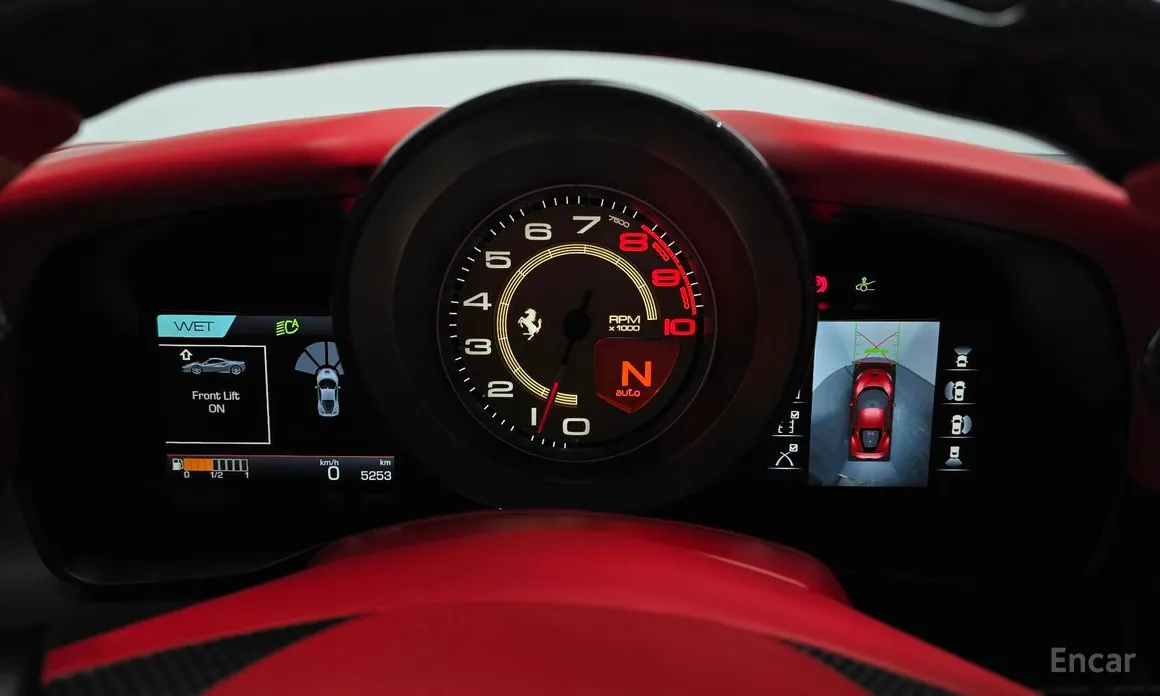 Фото 8 - Ferrari F8