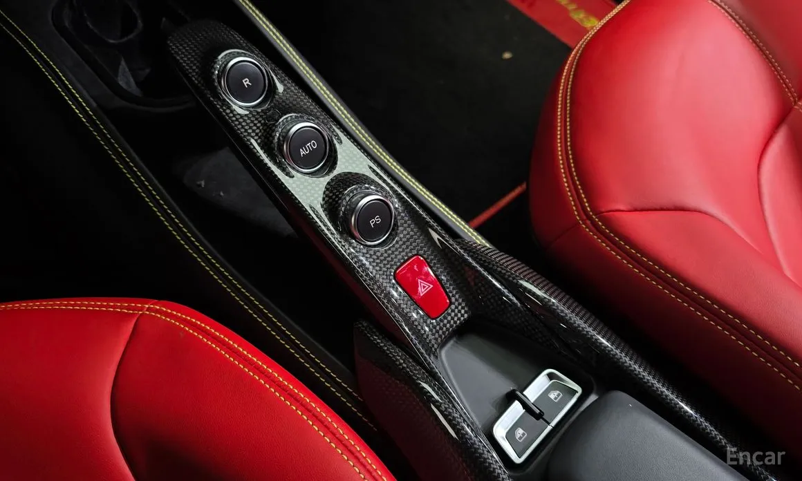 Фото 9 - Ferrari F8