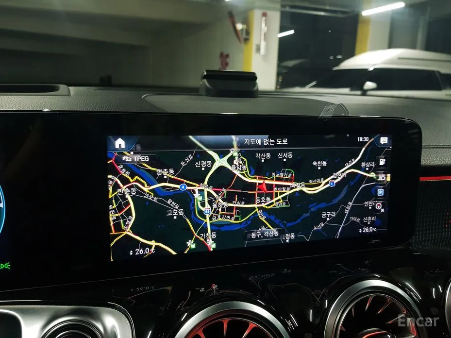 Фото 11 - Mercedes-Benz EQB