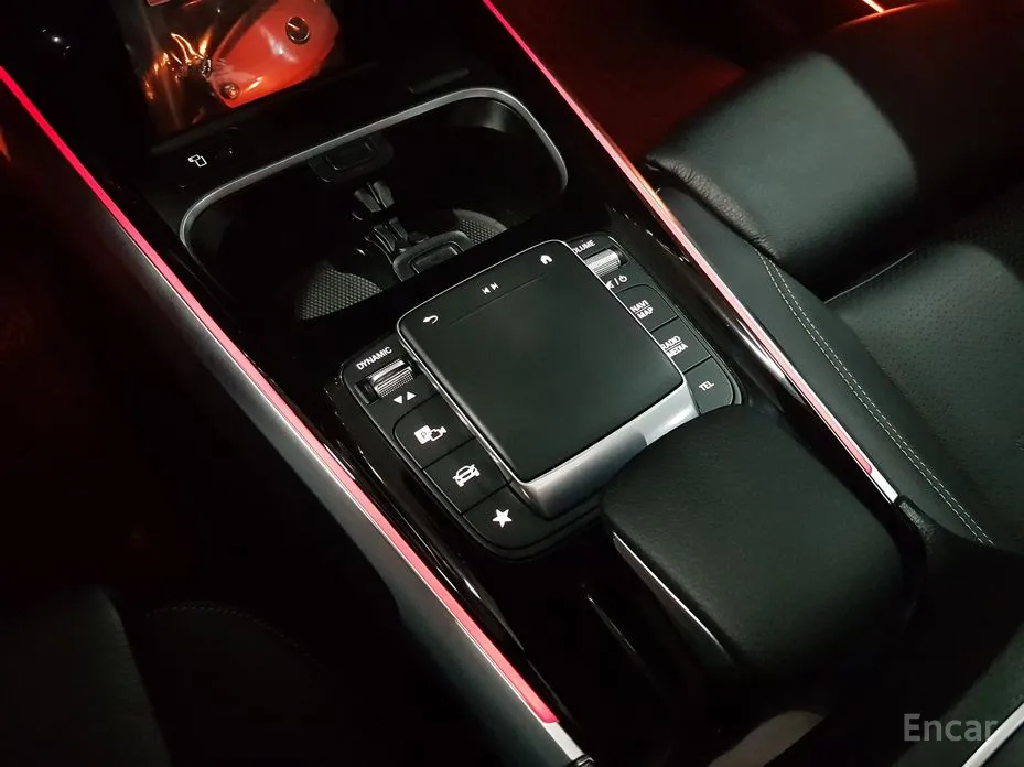 Фото 14 - Mercedes-Benz EQB