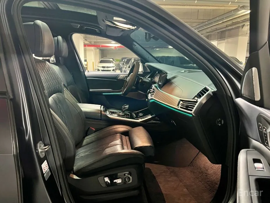 Фото 12 - BMW X7