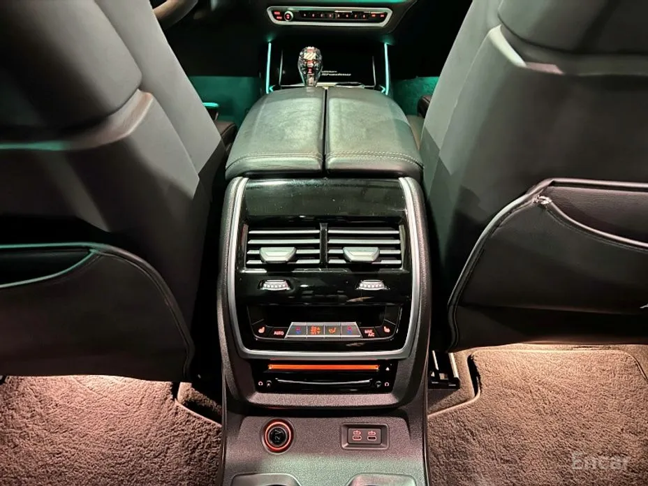 Фото 19 - BMW X7