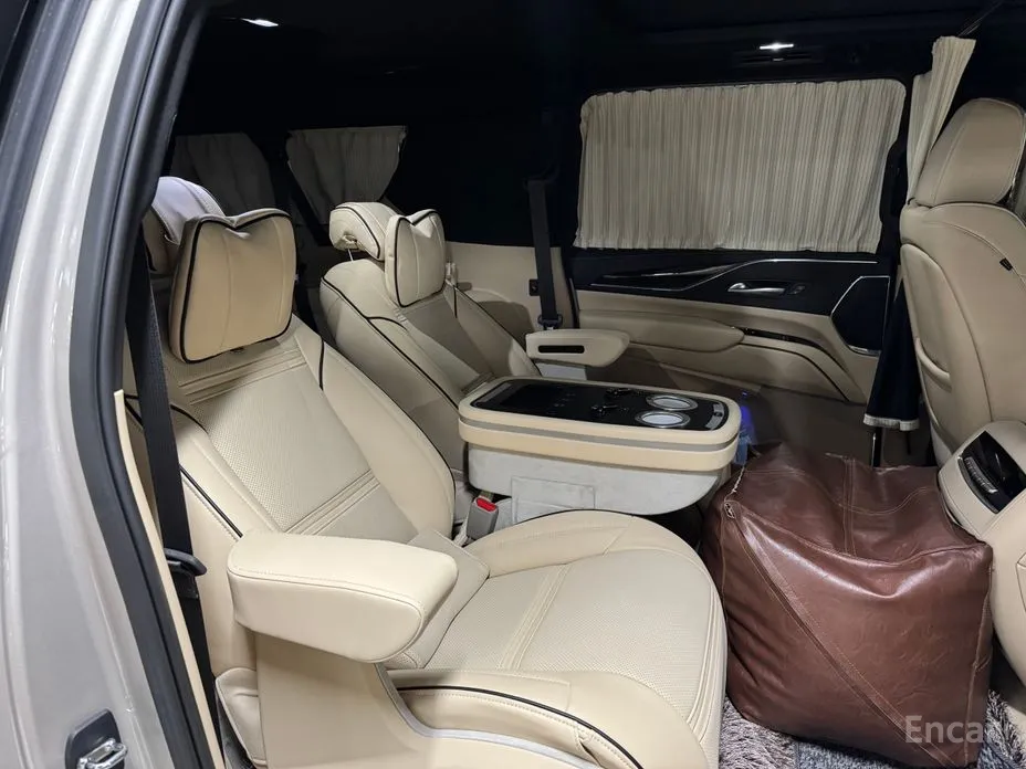 Фото 15 - Cadillac Escalade