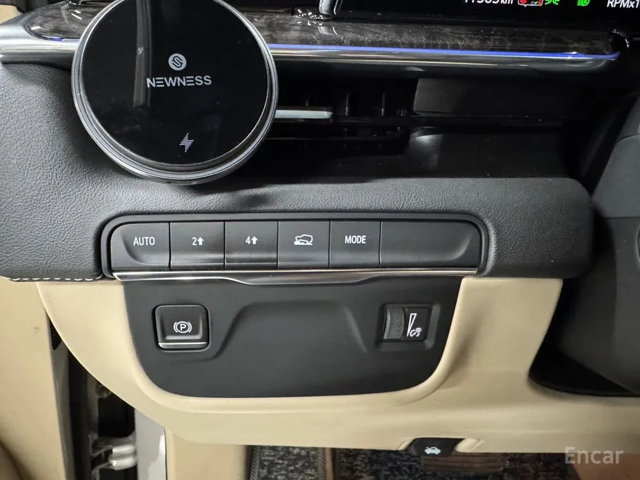 Фото 9 - Cadillac Escalade