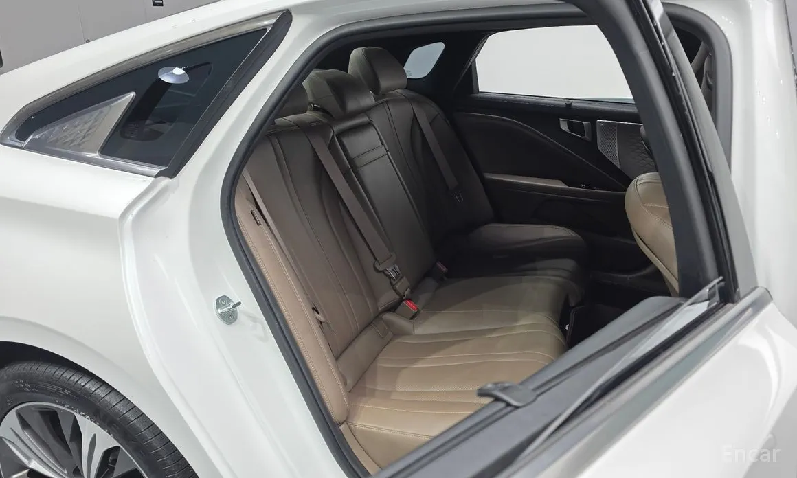 Фото 12 - Kia K8