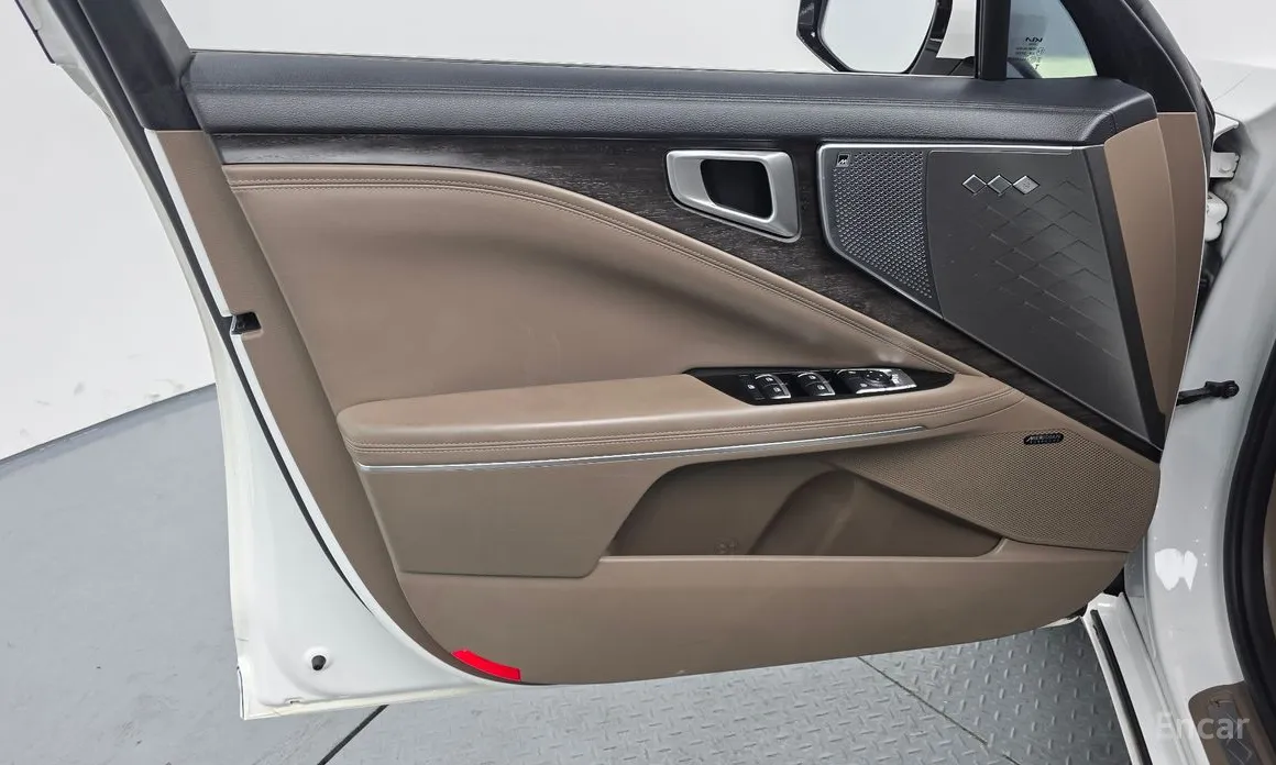 Фото 18 - Kia K8