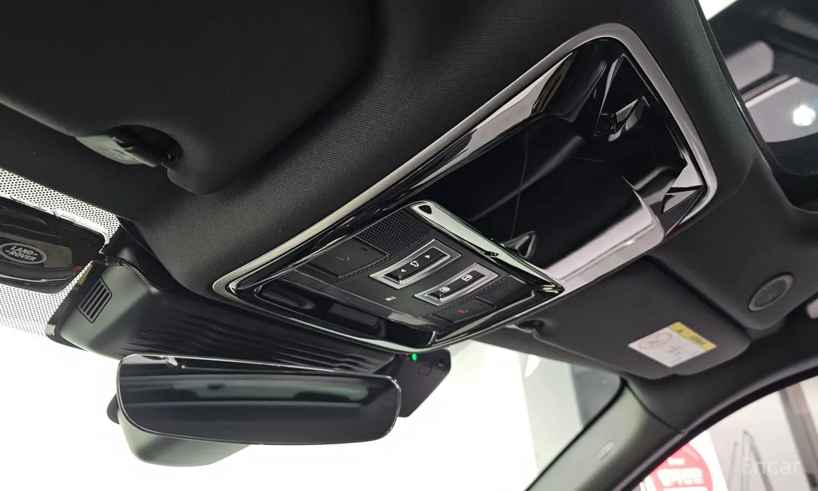 Фото 18 - Land Rover Range Rover Velar