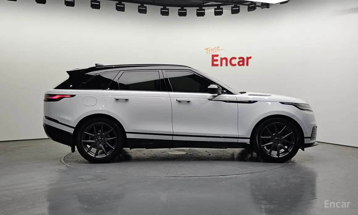 Фото 6 - Land Rover Range Rover Velar