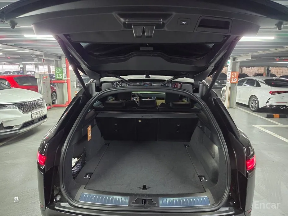 Фото 10 - Land Rover Range Rover Velar