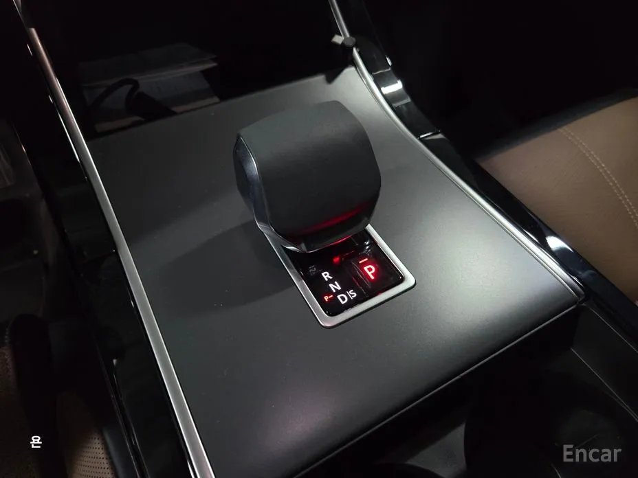 Фото 8 - Land Rover Range Rover Velar