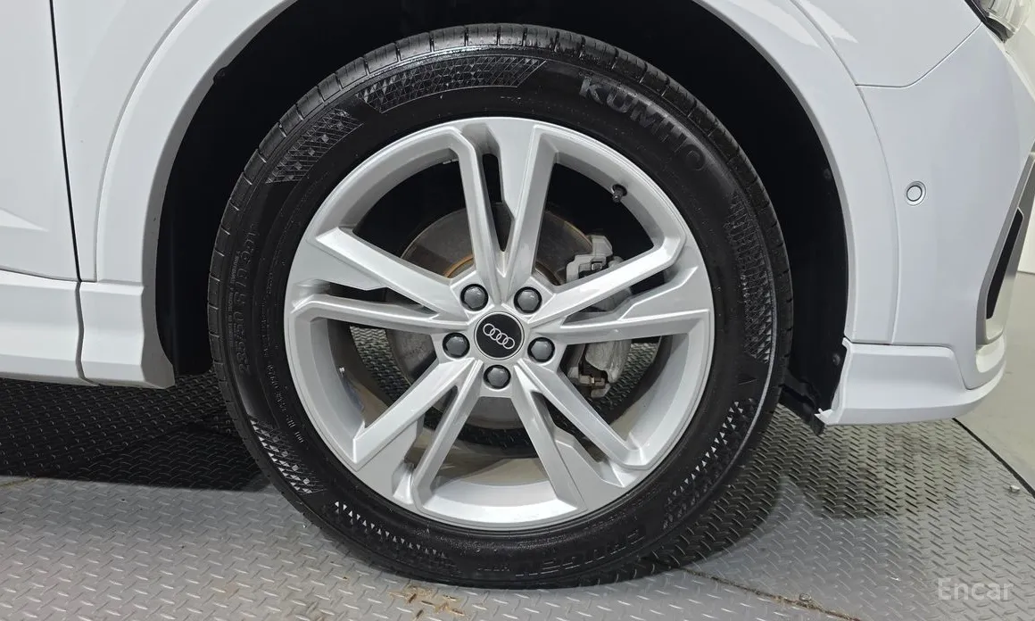 Фото 5 - Audi Q3